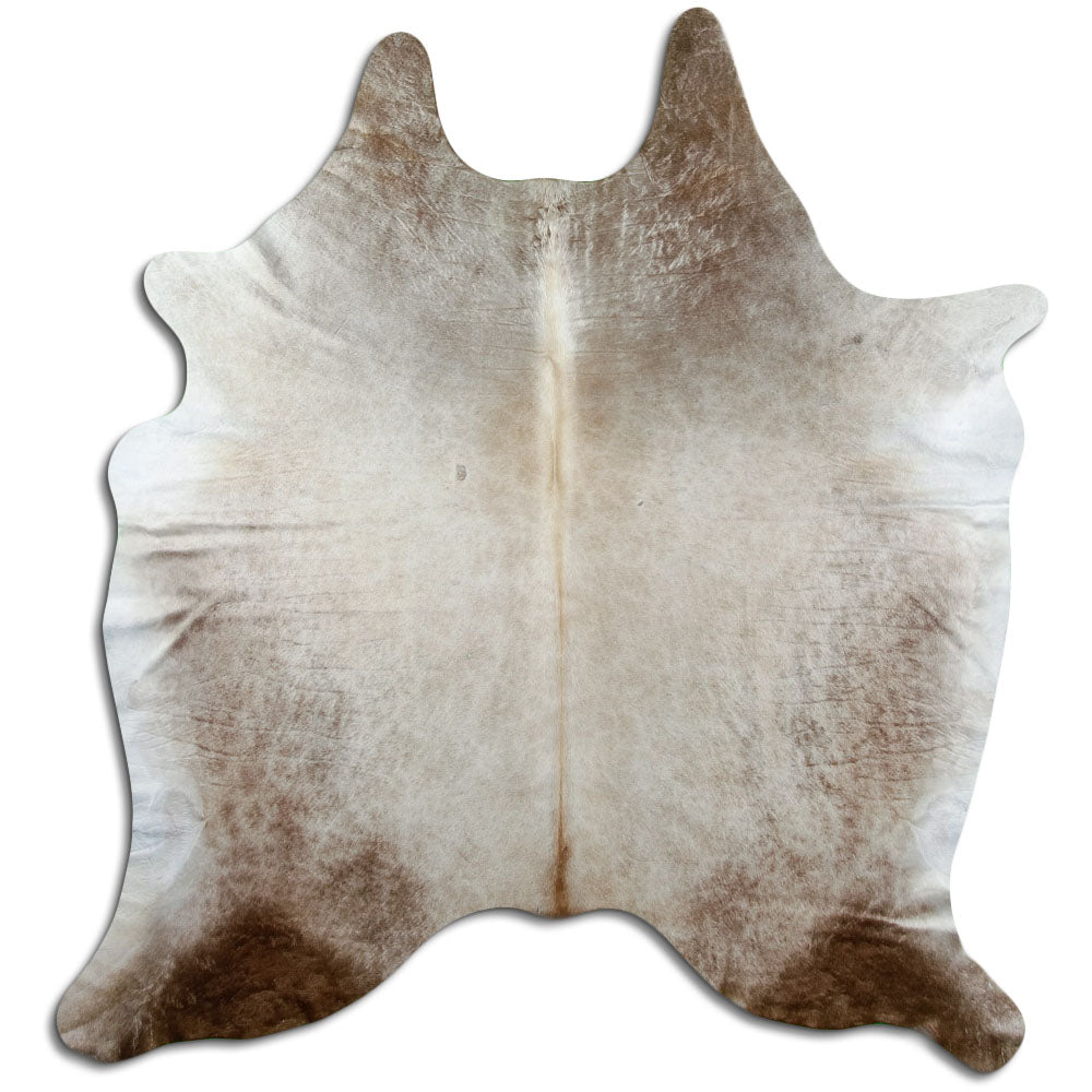 Champagne cowhide rug of about 210 × 190 cm, seen from above: the exact hide you receive