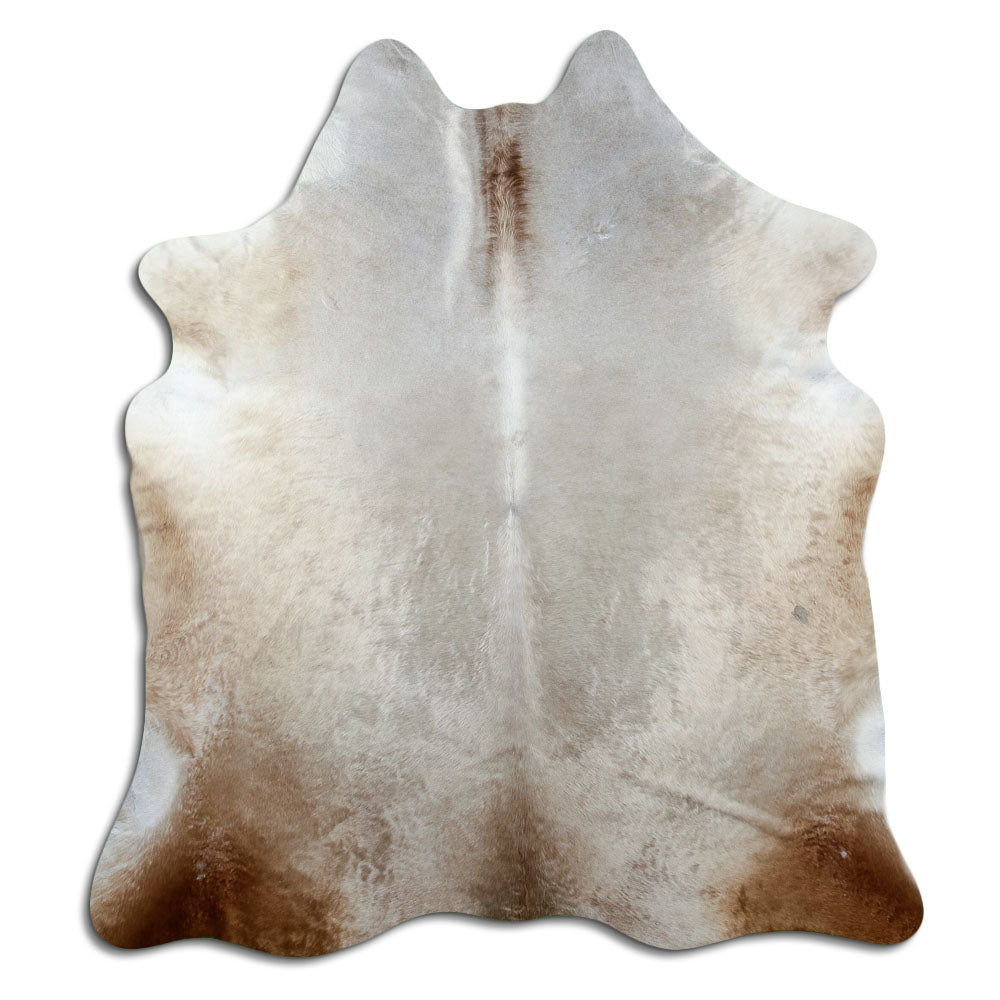 Champagne cowhide rug of about 210 × 190 cm, seen from above: the exact hide you receive