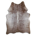 Champagne cowhide rug of about 190 × 140 cm, seen from above: the exact hide you receive