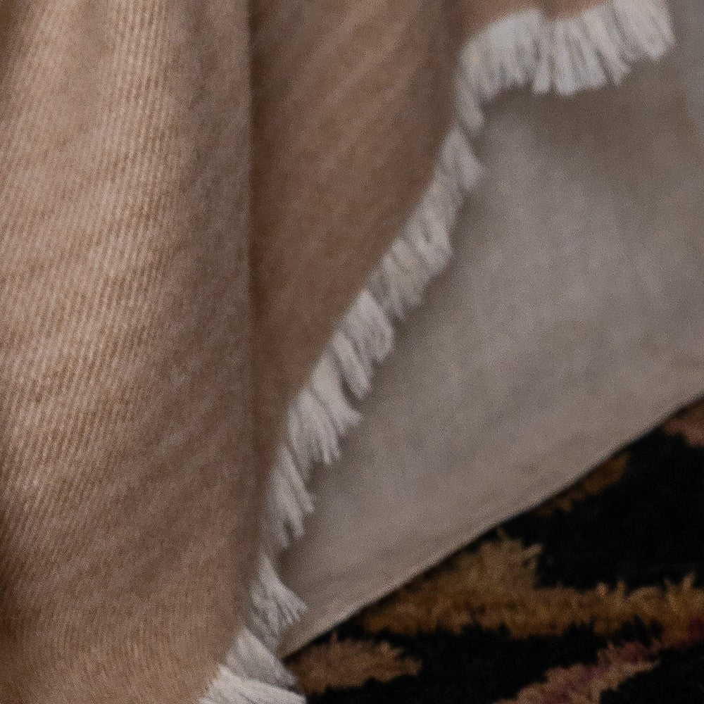 Royal Alpaca Throw “Dune” – detail
