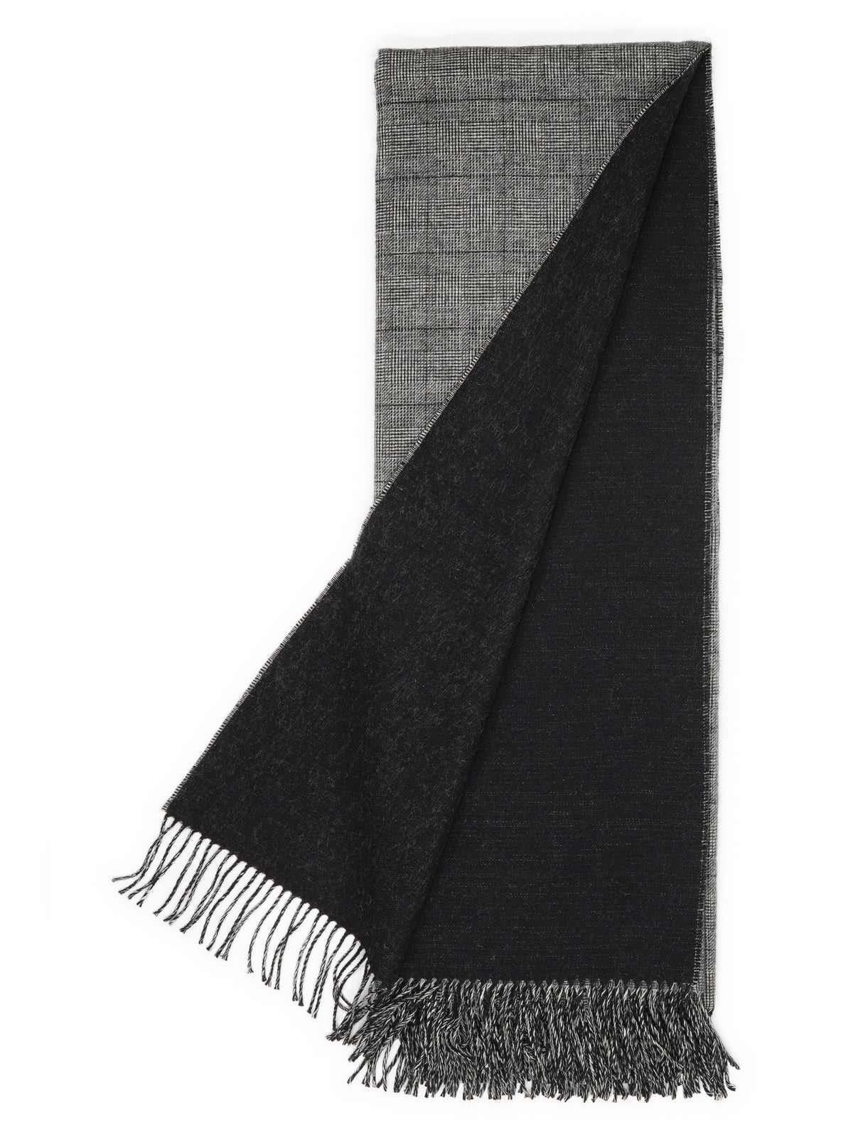 Throw “Glen” in Grey: the plain reverse side