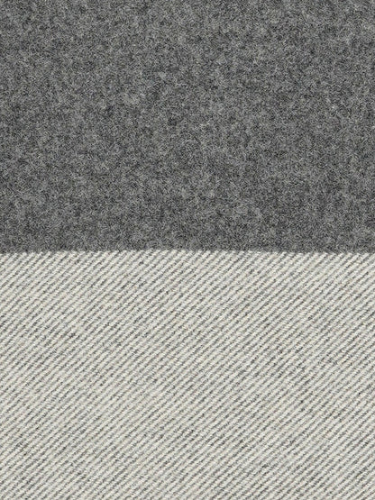 The light grey band of “Hytte”
