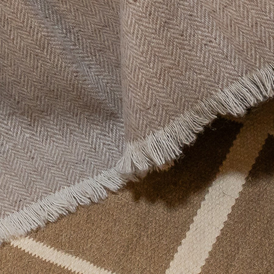 Alpaca & Merino Throw “Mountain Haze” – detail